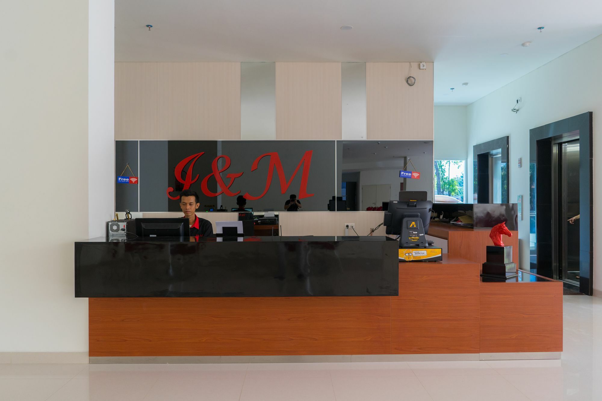 I&M Hotel Surabaya Dış mekan fotoğraf